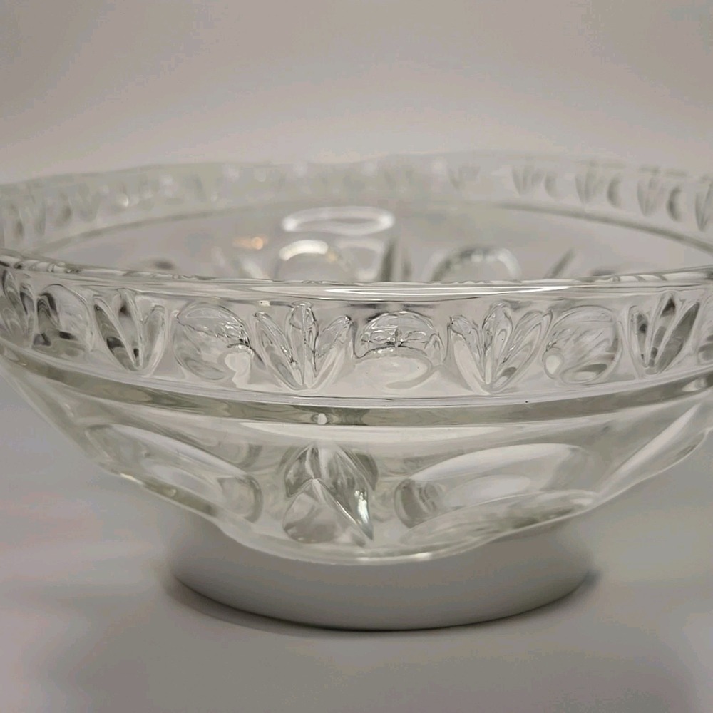 Classique Lancaster Colony Glass Salad Bowl Ball & Ollie Pattern  9-3/4" X 4"